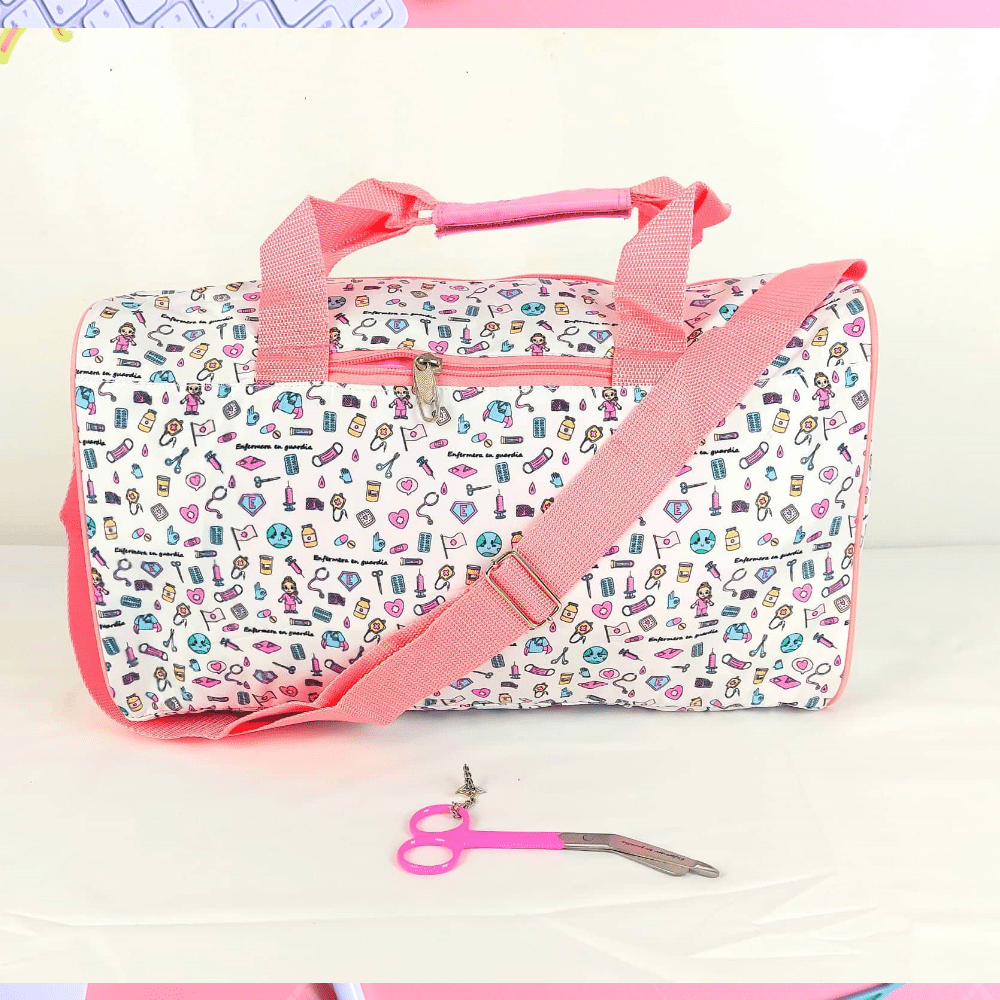 Enfermera en guardia maletin Gym Pink 2.jpeg BOLSO DEPORTIVO ENFERMERA- Nurse Pink - Imagen 1