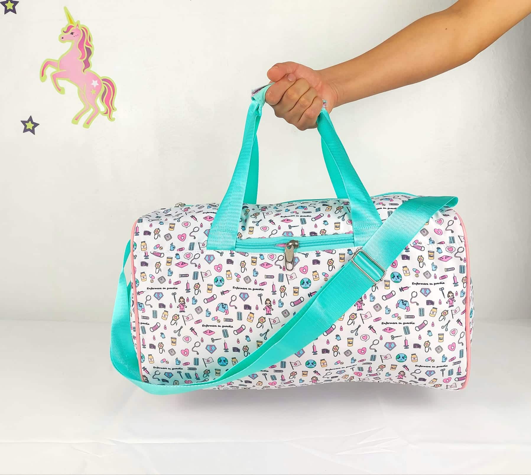 WhatsApp Image 2024-01-02 at 00.57.33 BOLSO DEPORTIVO ENFERMERA- Nurse Verde - Imagen 7