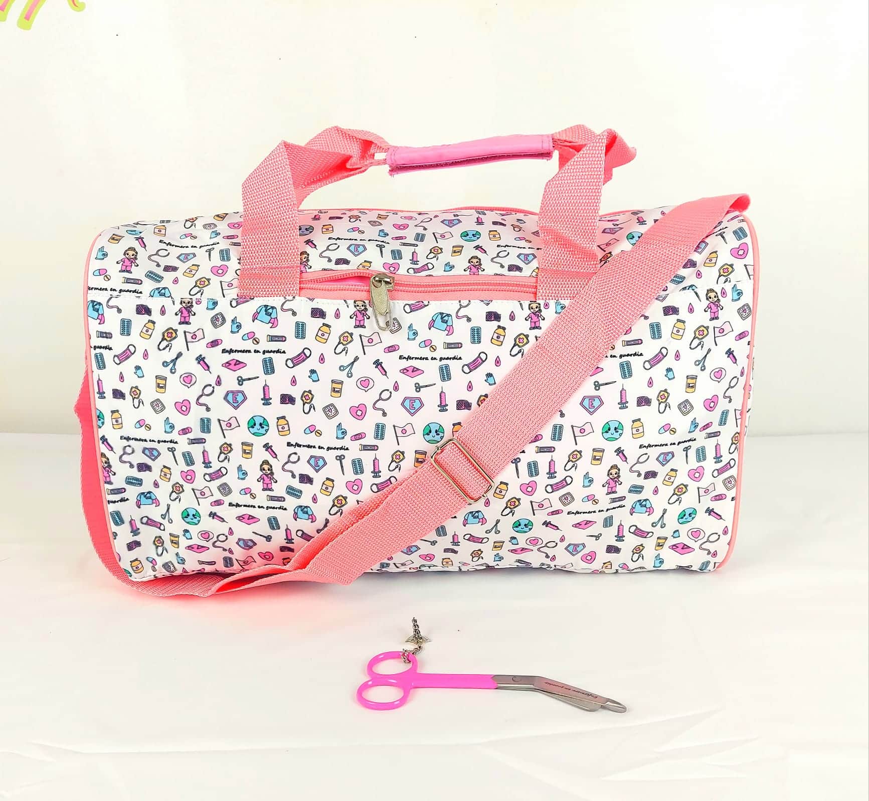 WhatsApp Image 2024-01-02 at 01.10.39 (1) BOLSO DEPORTIVO ENFERMERA- Nurse Pink - Imagen 7